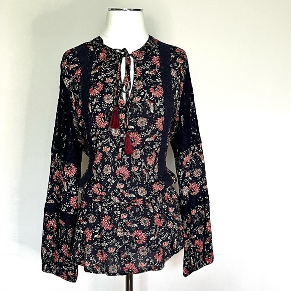 Knox Rose Blouse - Picture 9 of 9